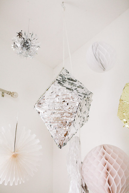 mylar piñata