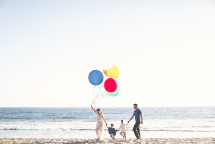 Beach anniversary shoot with kids by Max Wanger