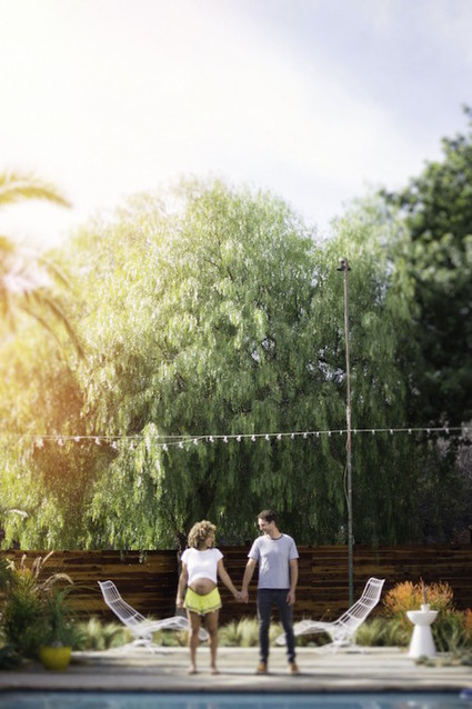 poolside maternity photos by max and friends