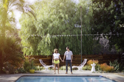 poolside maternity photos by max and friends