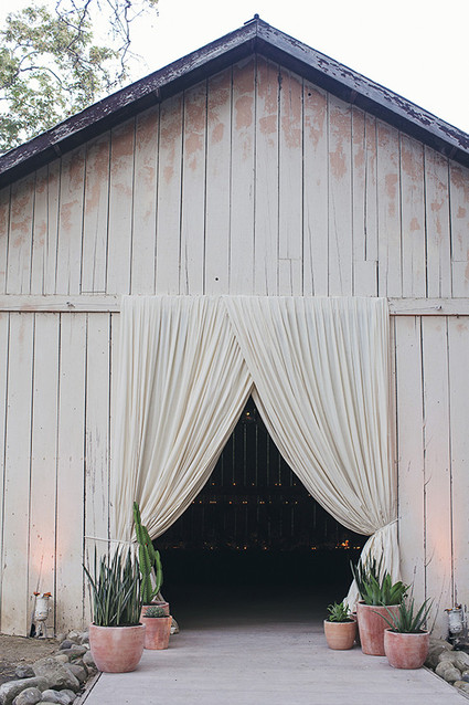 California barn reception