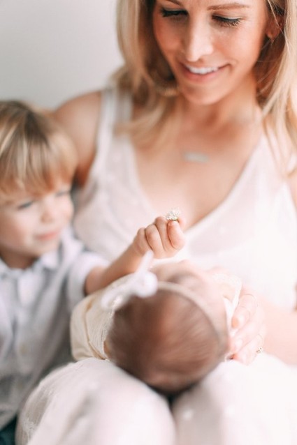 mother daughter newborn photos Inspiration