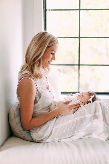 mother daughter newborn photos