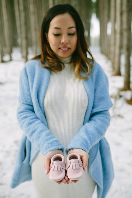 winter forest maternity photos