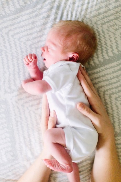 natural light newborn photos
