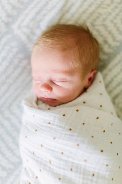 natural light newborn photos