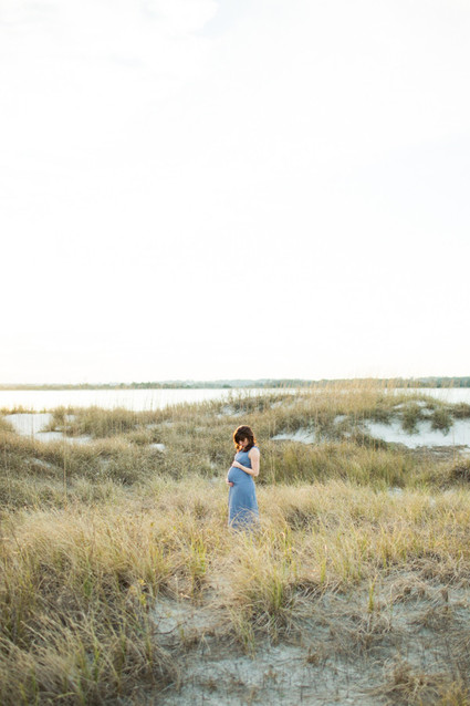 romantic coastal maternity photos