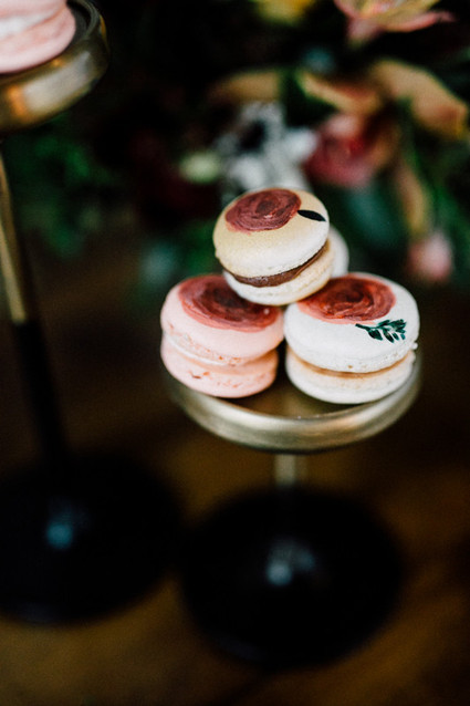 Floral macarons