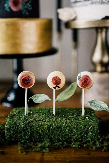 Floral macarons