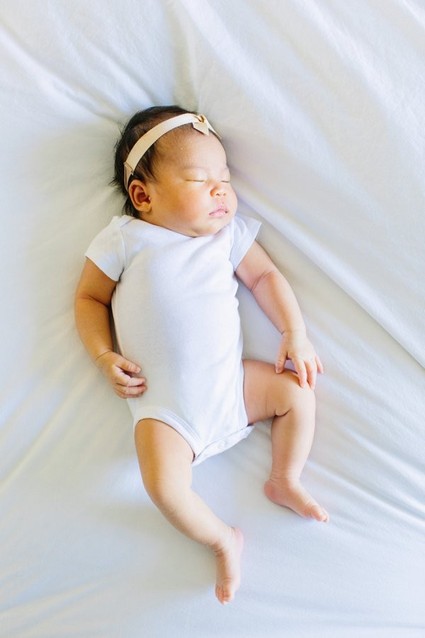 natural light newborn photos