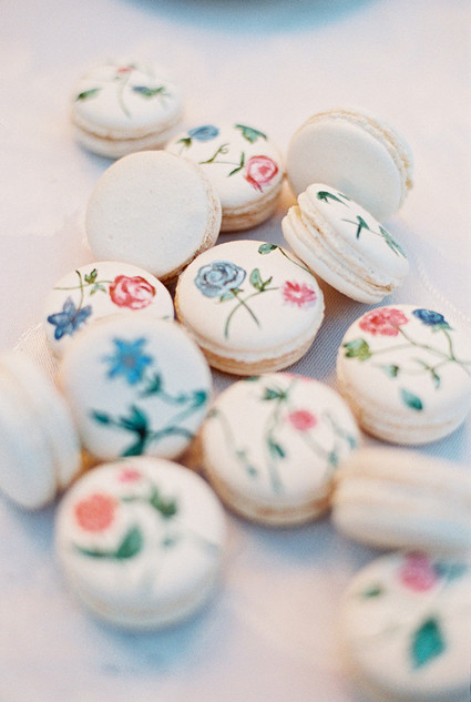 Floral macarons