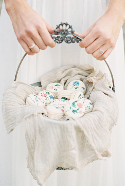 Floral macarons