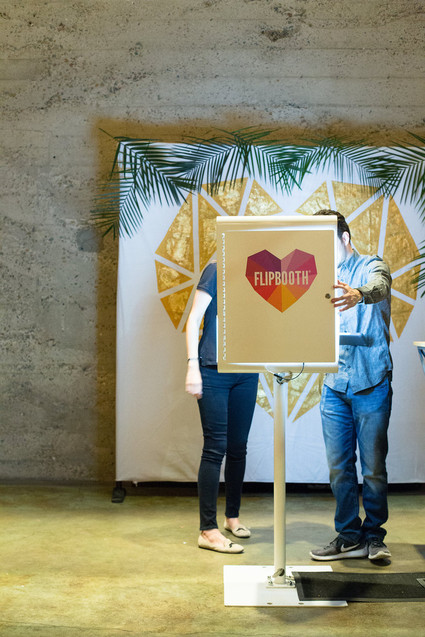Flipbooth