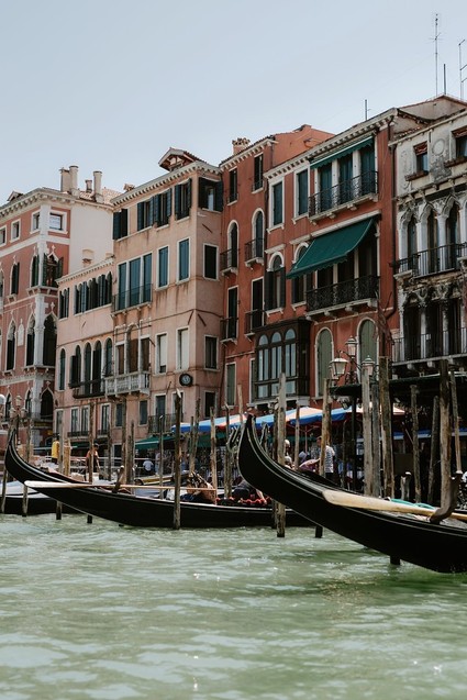 Colorful eclectic Italian wedding