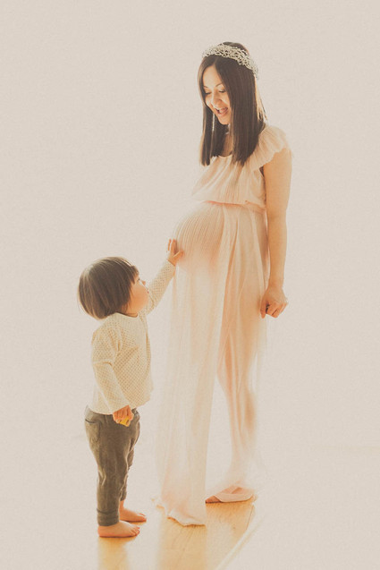 mother son vintage style maternity photos