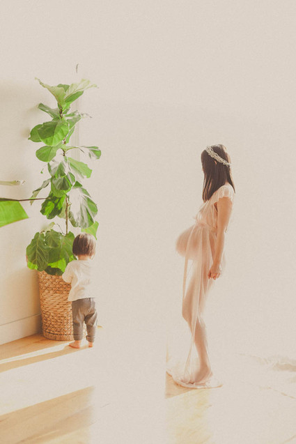 mother son vintage style maternity photos