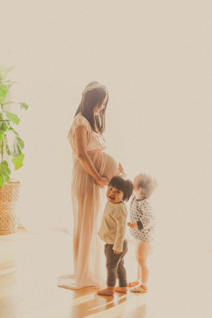 mother son vintage style maternity photos