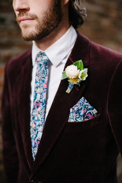 Floral tie