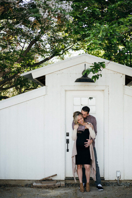 Farm maternity photos