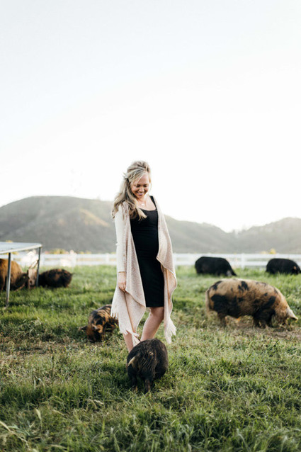 Farm maternity photos