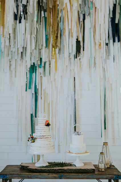 Modern white wedding cake
