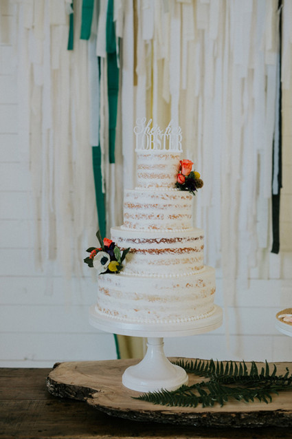 Modern white wedding cake