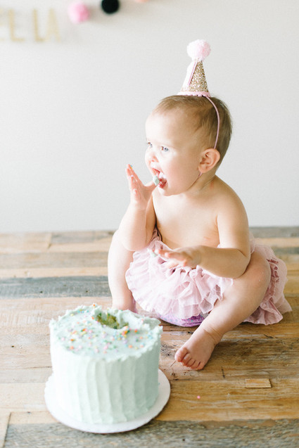 baby girl 1st birthday cake smash