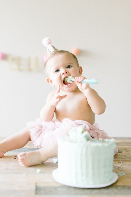 baby girl 1st birthday cake smash