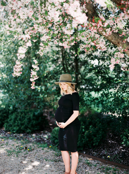 Spring maternity photos