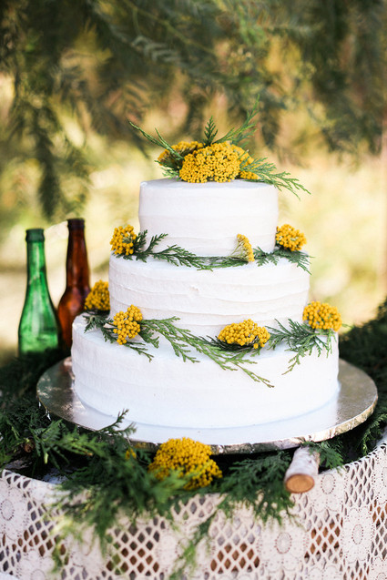 Rustic wedding cake