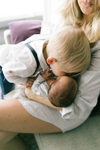 Lifestyle newborn photos at home