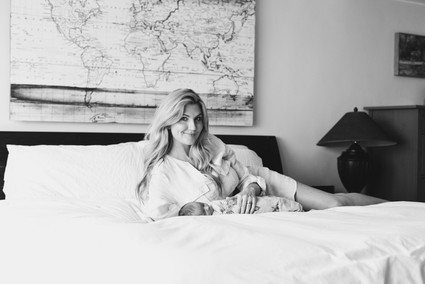 Lifestyle newborn photos at home