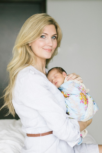 Lifestyle newborn photos at home