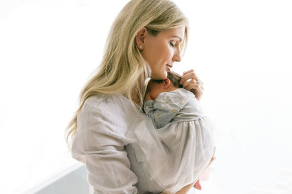 Lifestyle newborn photos at home