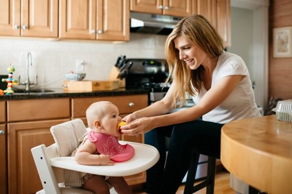 Motherhood sessions by Victoria Gloria