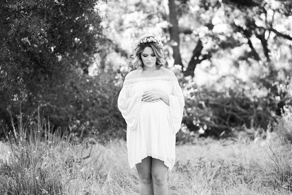 rustic outdoor maternity photos