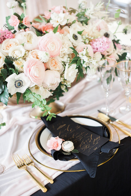 Romantic pink and black wedding decor