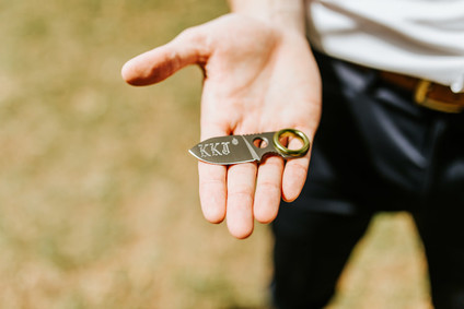Groom favors