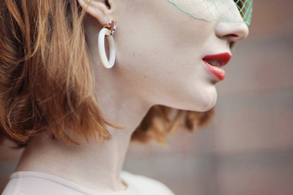 Modern birdcage veil