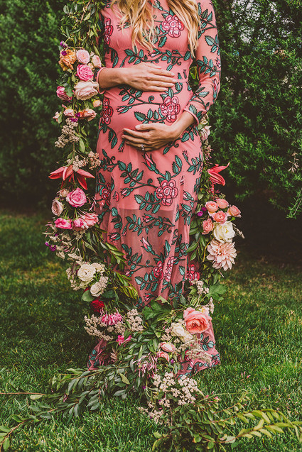 Floral pregnancy announcement
