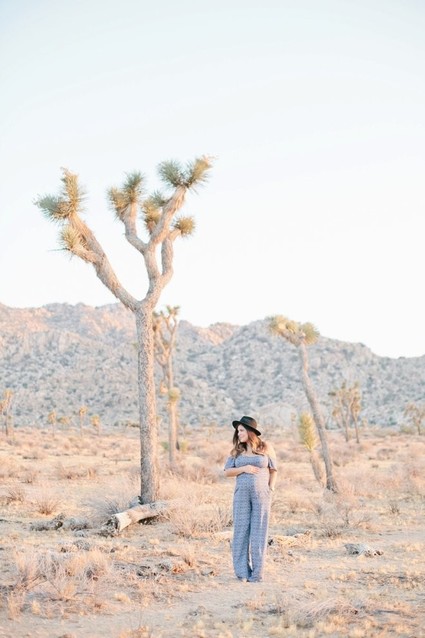 Joshua Tree maternity photos Inspiration