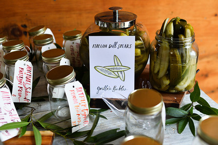 Seasonal foodie wedding favors