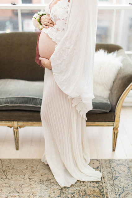 romantic formal maternity photos