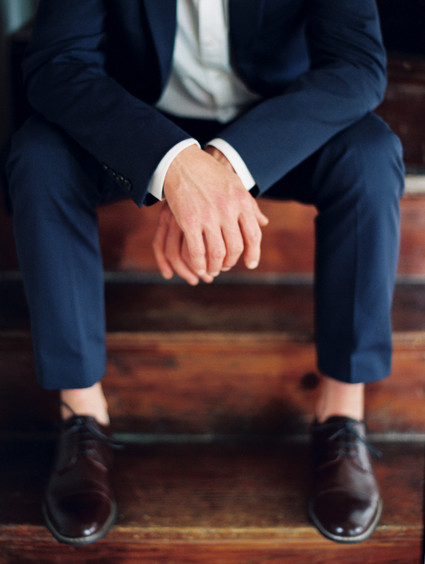 groom with no socks