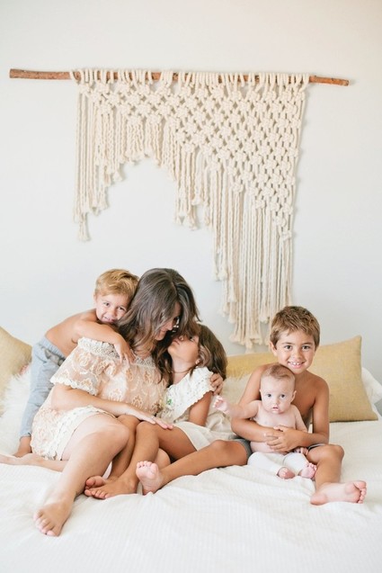 mama and four kids lifestyle session