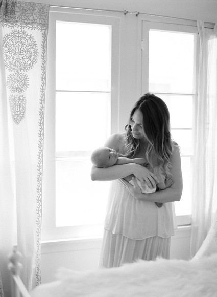 Modern newborn photos by Lacie Hansen