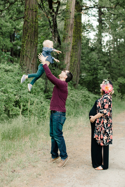 Rustic fall family maternity photos