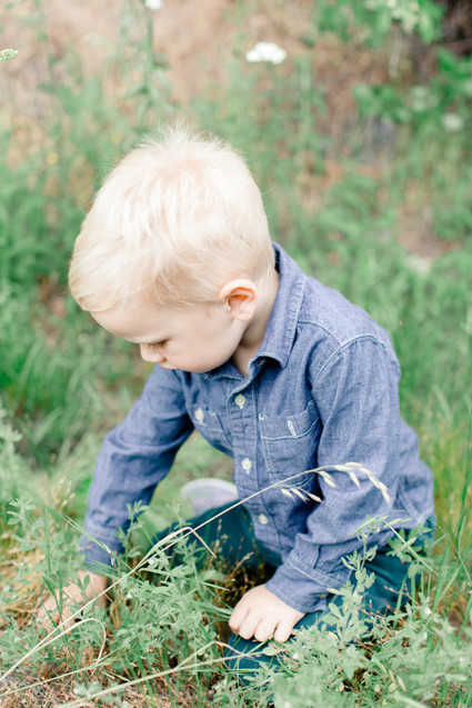 Rustic fall family maternity photos