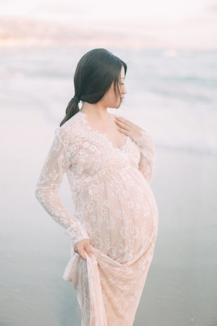romantic laguna beach maternity photos