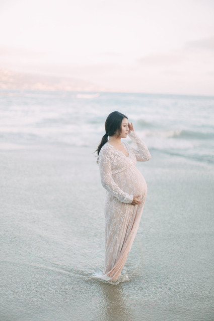romantic laguna beach maternity photos
